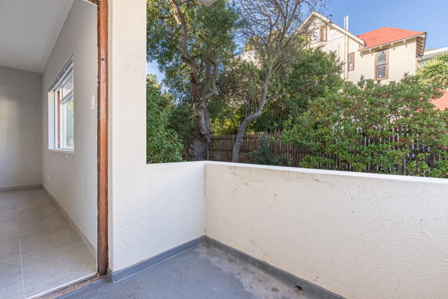 1 Bedroom Property for Sale in Sea Point Western Cape